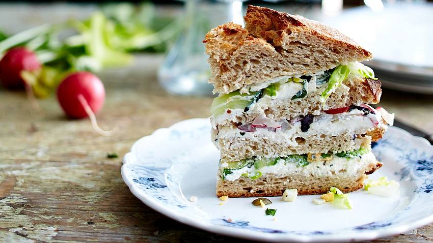 XXL-Sandwichtorte Rezept - Foto: House of Food / Bauer Food Experts KG