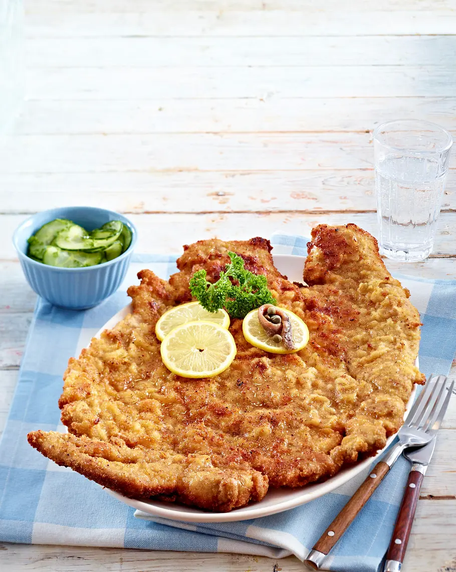 XXL-Schnitzel Wiener Art Rezept XXL-Schnitzel Wiener Art Rezept