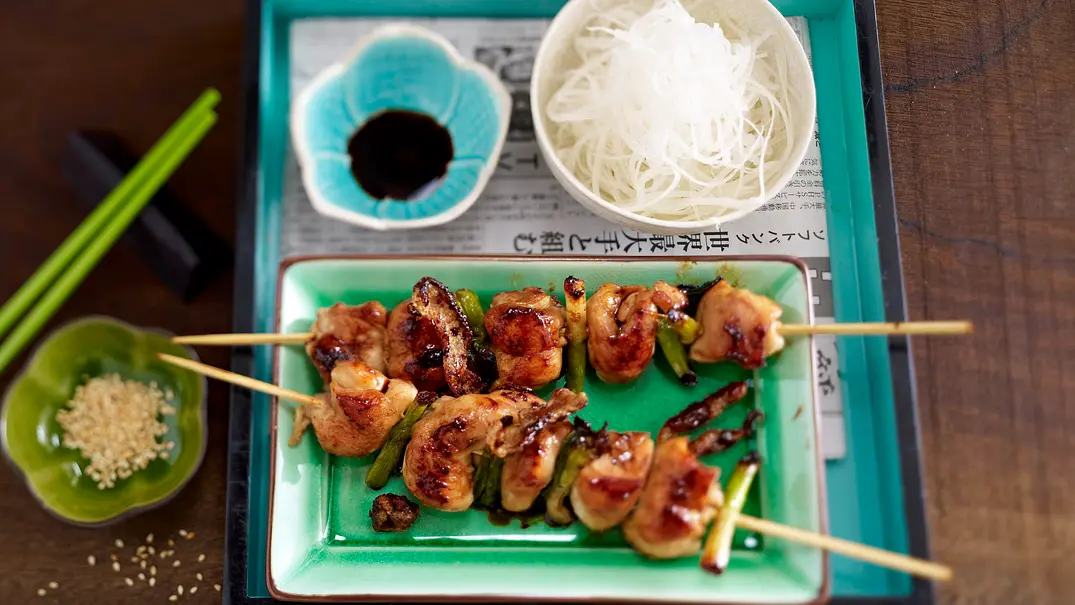Yakitori-Spieße und Rettichsalat Rezept - Foto: LECKER @ Bauer Media Group