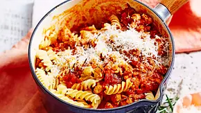Zackige Veggie-Bolognese Rezept - Foto: LECKER @ Bauer Media Group Zackige Veggie-Bolognese Rezept - Foto: LECKER @ Bauer Media Group