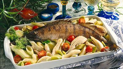 Zander auf Porree-Fenchel-Kirschtomaten-Gemüse Rezept - Foto: Neckermann