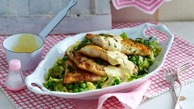 Zander auf Spitzkohl-Bett Rezept - Foto: House of Food / Bauer Food Experts KG