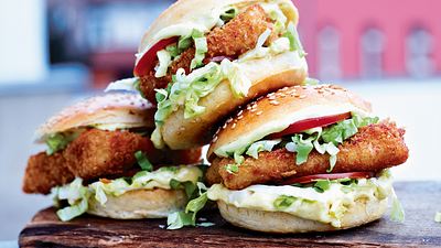 Zanderburger mit Yuzu-Zitrone Rezept - Foto: House of Food / Bauer Food Experts KG