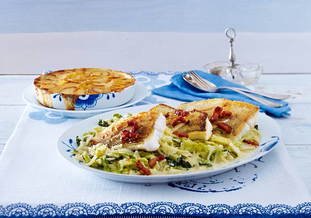 Zanderfilet Finkenwerder Art auf Rahmwirsing zu Kartoffelgratin Rezept