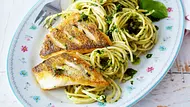 Zanderfilet mit Pesto-Spaghetti Rezept - Foto: LECKER @ Bauer Media Group