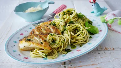 Zanderfilet mit Pesto-Spaghetti Rezept - Foto: LECKER @ Bauer Media Group