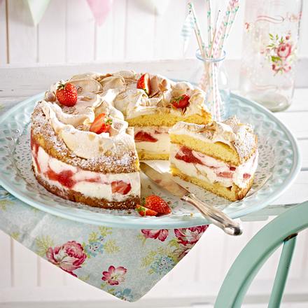 Zarte Schneemoussetorte Rezept