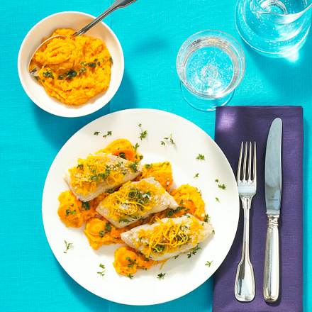 Zarter Kabeljau mit Möhren-Fantapüree Rezept Zarter Kabeljau mit Möhren-Fantapüree Rezept