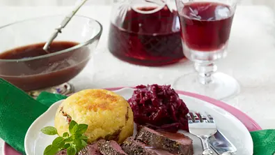 Zarter Rehrücken zu Rotweinsoße Rezept - Foto: LECKER @ Bauer Media Group