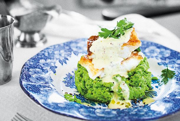Zartes Fischfilet auf grüner Erbse Rezept Zartes Fischfilet auf grüner Erbse Rezept