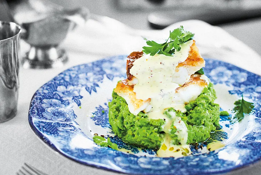 Zartes Fischfilet auf grüner Erbse Rezept