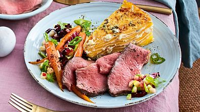 Zartes Roastbeef zu Kartoffel-Käse-Kuchen Rezept - Foto: LECKER @ Bauer Media Group