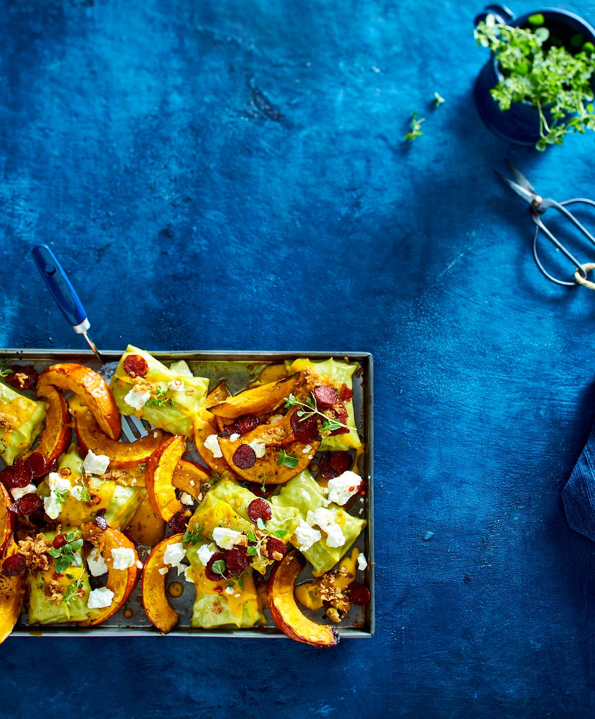 Zerzupfte Lasagne-Nudeln mit Kürbissoße Rezept