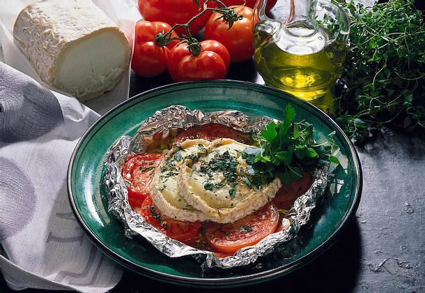 Ziegenkäse mit provenzalischen Kräutern Rezept Ziegenkäse mit provenzalischen Kräutern Rezept