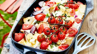 Ziegenkäse und Feta im Tomatenbett Rezept - Foto: LECKER @ Bauer Media Group