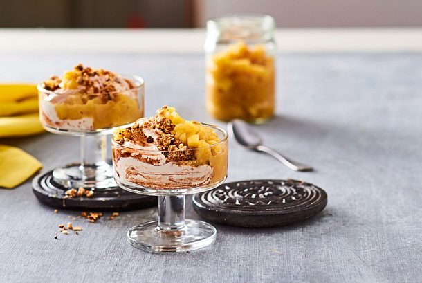 Zimtcreme mit Apfelkompott und Crunch-Hokuspokus Rezept Zimtcreme mit Apfelkompott und Crunch-Hokuspokus Rezept