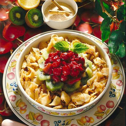 Zimtnudeln mit Kiwi-Kirschkompott Rezept