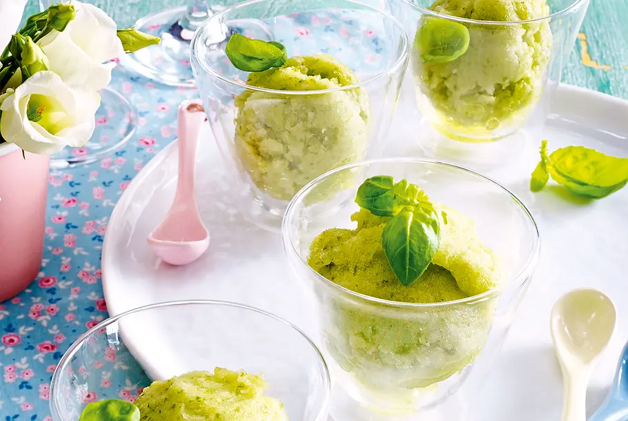 Zitronen-Basilikum-Sorbet Rezept