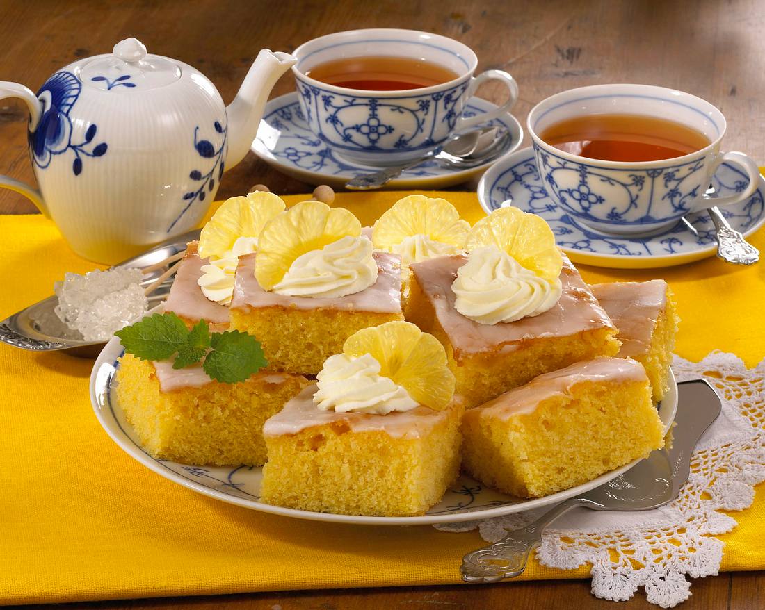 Zitronen-Blechkuchen Rezept | LECKER