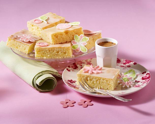 Zitronen-Blüten-Kuchen Rezept Zitronen-Blüten-Kuchen Rezept