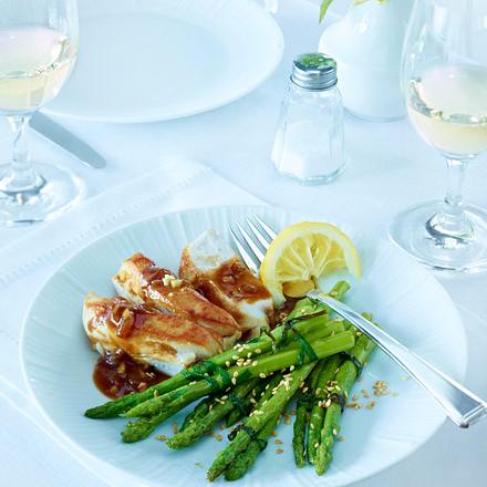 Zitronen-Ingwer-Huhn mit gebratenem Thaispargel Rezept