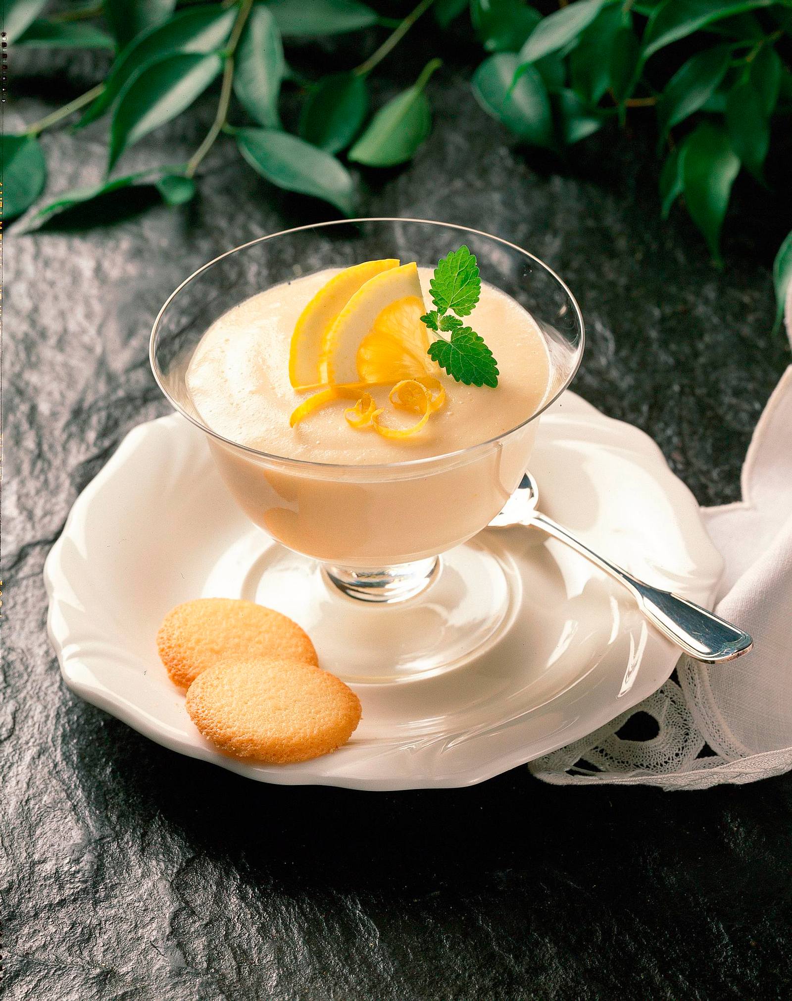 Zitronen-Joghurt-Creme Rezept | LECKER