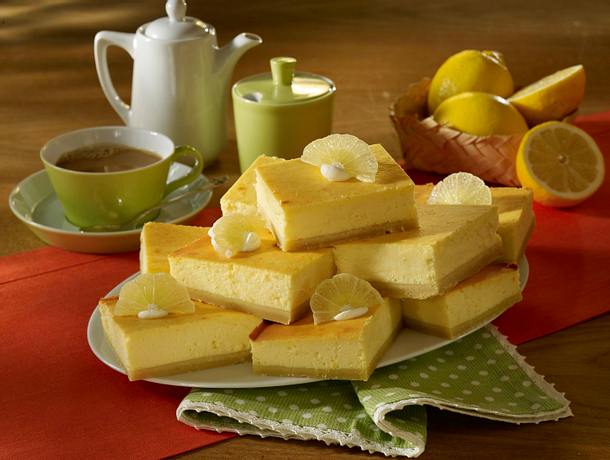 Zitronen-Käsekuchen vom Blech Rezept Zitronen-Käsekuchen vom Blech Rezept