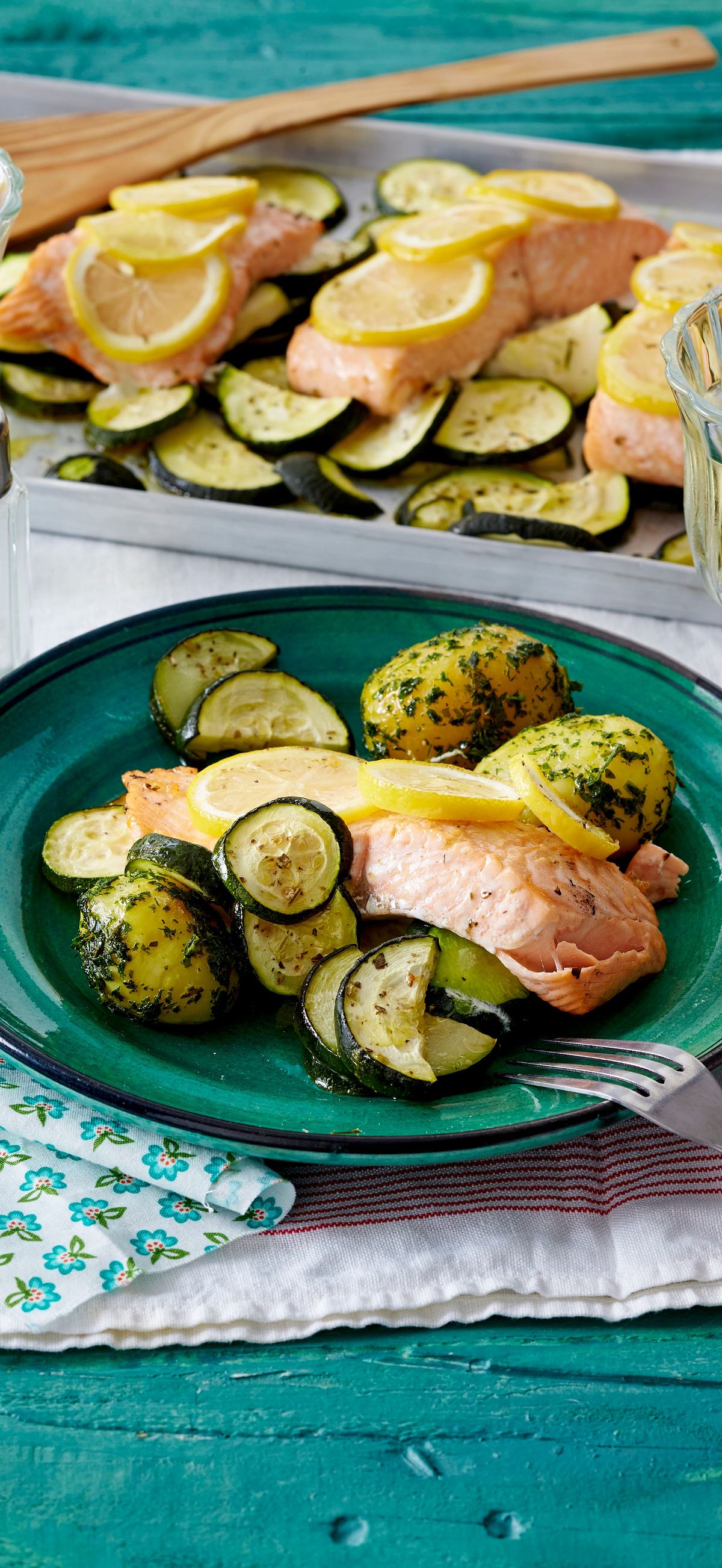 Zitronen-Lachs mit Kartoffeln aus dem Ofen Rezept