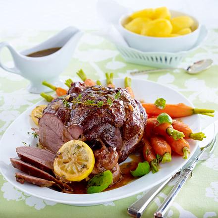 Zitronen-Lammkeule zu Basilikum-Möhren Rezept Zitronen-Lammkeule zu Basilikum-Möhren Rezept