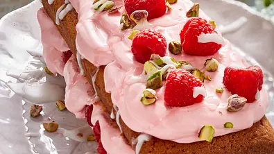 Zitronen-Mascarpone-Kuchen mit Himbeeren Rezept - Foto: LECKER @ Bauer Media Group