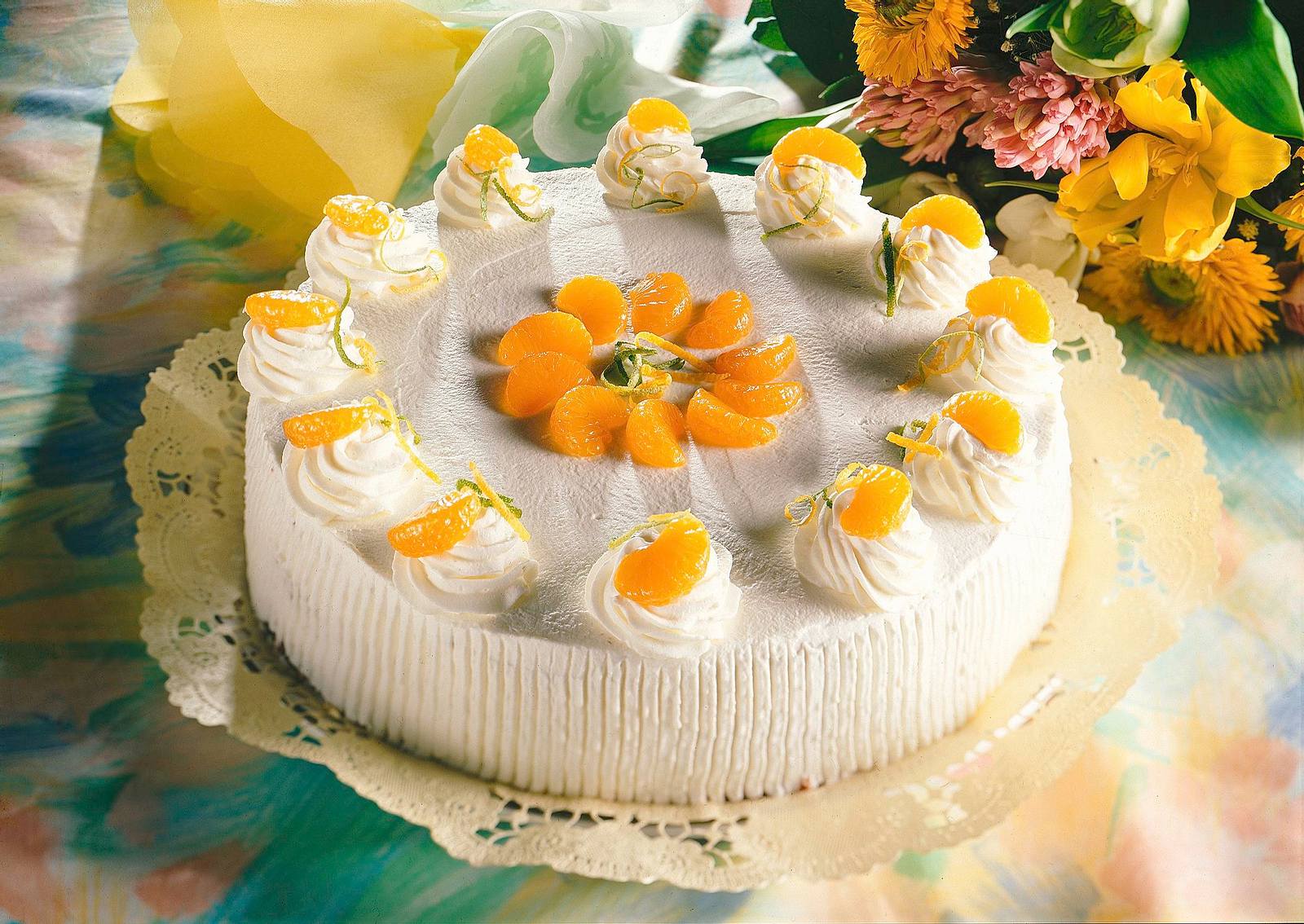 Zitronen-Quark-Torte mit Mandarinen Rezept | LECKER