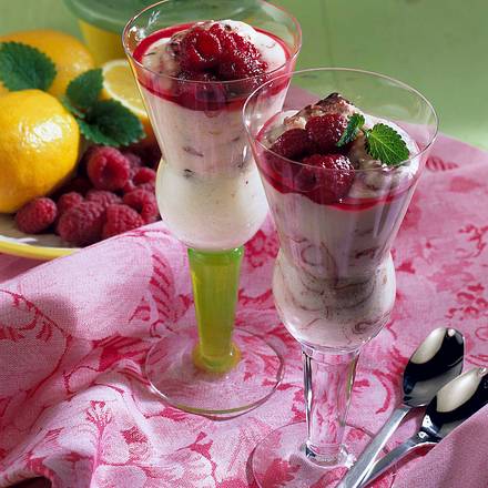 Zitronencreme mit Himbeeren Rezept