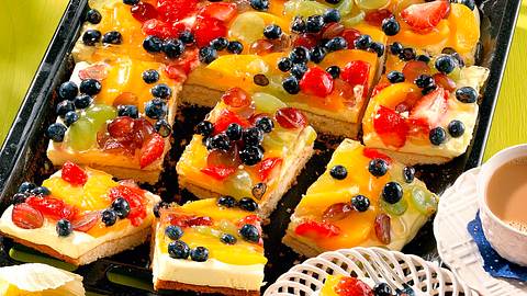 Zitronencreme-Obstkuchen vom Blech Rezept - Foto: House of Food / Bauer Food Experts KG