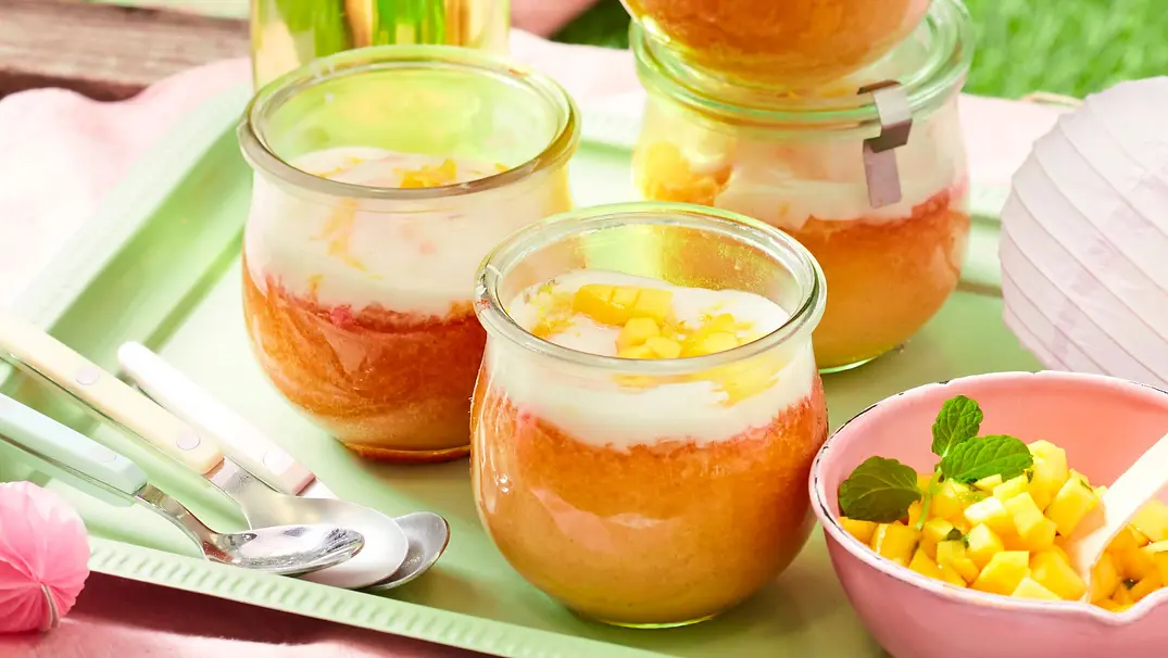 Zitronenküchlein im Glas zu Mangosalsa Rezept - Foto: LECKER @ Bauer Media Group Zitronenküchlein im Glas zu Mangosalsa Rezept - Foto: LECKER @ Bauer Media Group