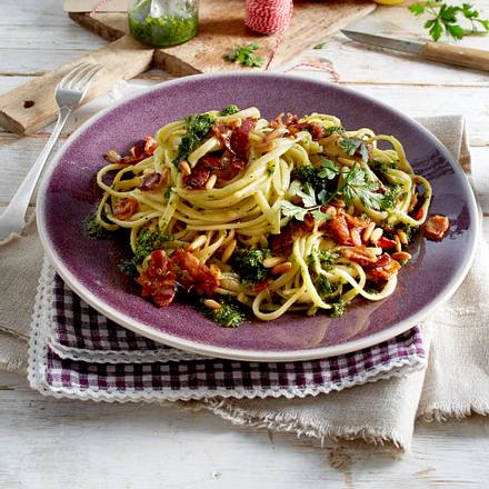 Zitronennudeln mit karamellisiertem Bacon Rezept Zitronennudeln mit karamellisiertem Bacon Rezept