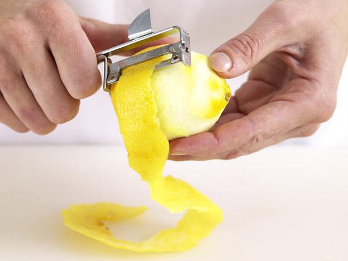 Zitronenschale abreiben - zitronenschale_sparschaeler