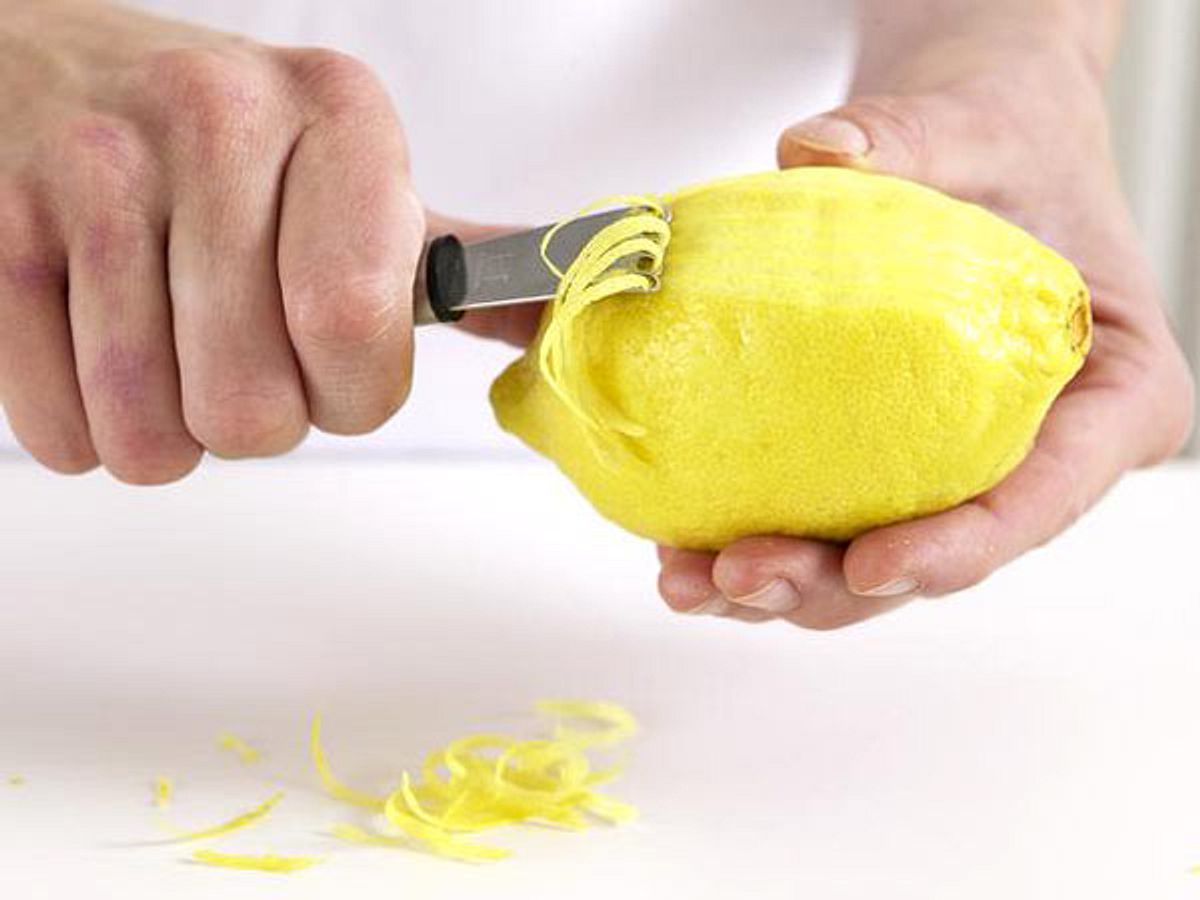 Zitronenschale abreiben - zitronenschale_zestenreisss