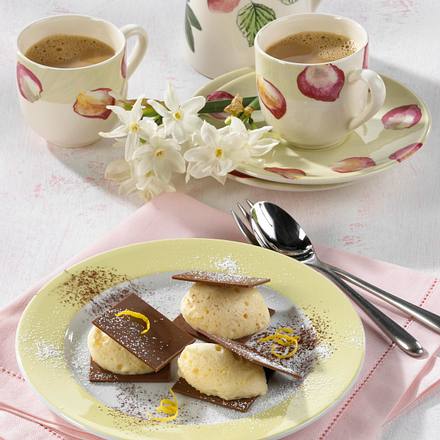 Zitronenschaumcreme in Lindt-Täfelchen-Rahmen Rezept Zitronenschaumcreme in Lindt-Täfelchen-Rahmen Rezept