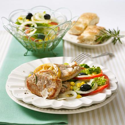 Zitronenschnitzel mit Bauernsalat Rezept