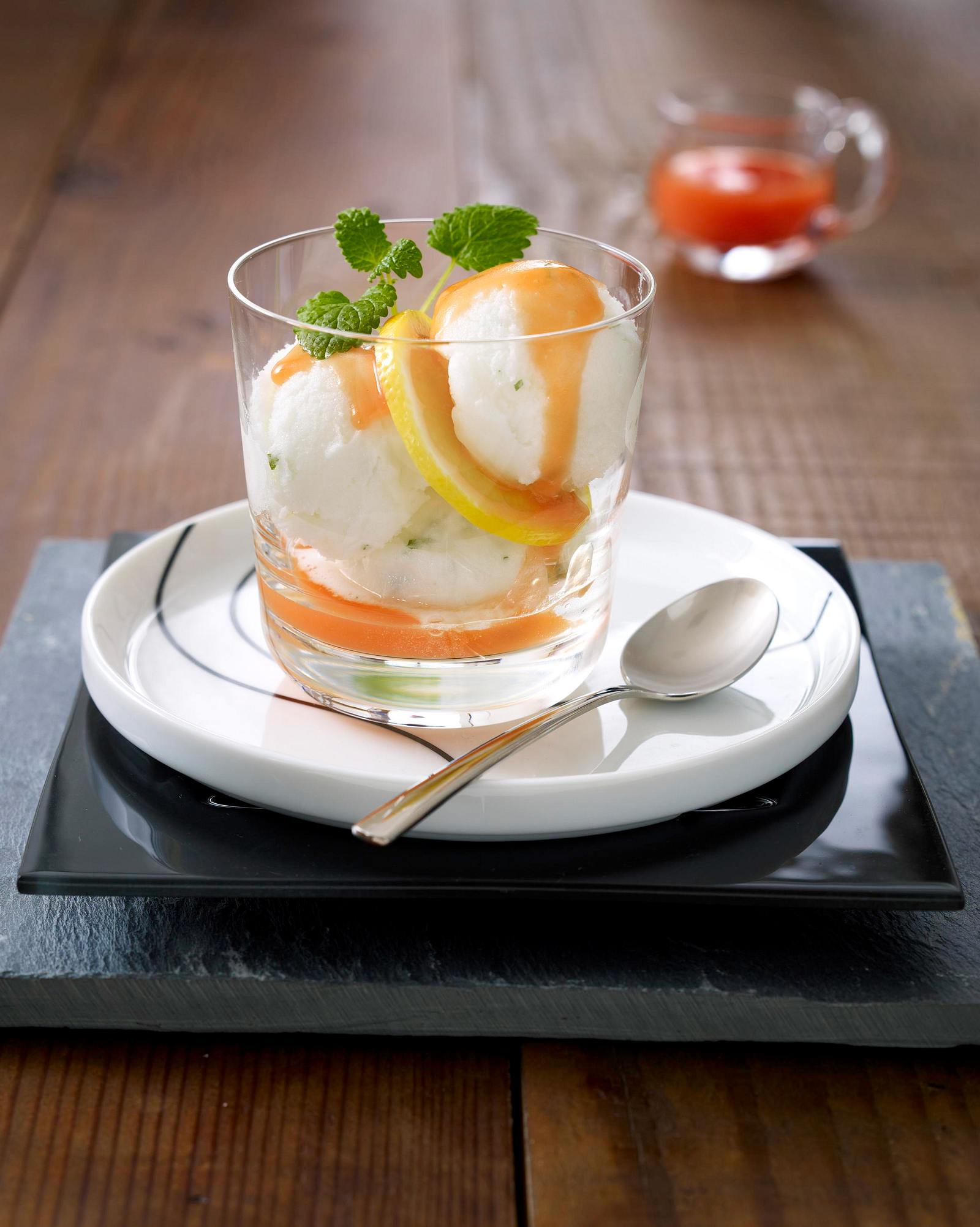 Zitronensorbet mit Melone Rezept | LECKER
