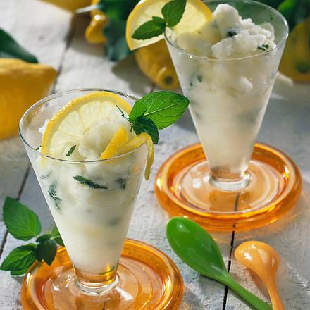Zitronensorbet mit Minze Rezept Zitronensorbet mit Minze Rezept