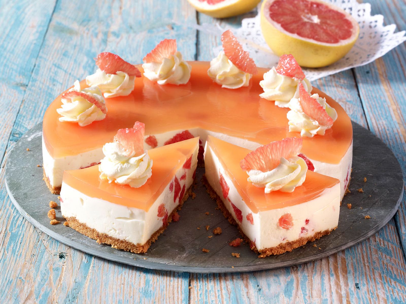 Zitruskuchen mit Zitronen, Orangen, Mandarinen & Co. | LECKER Zitruskuchen mit Zitronen, Orangen, Mandarinen & Co. | LECKER