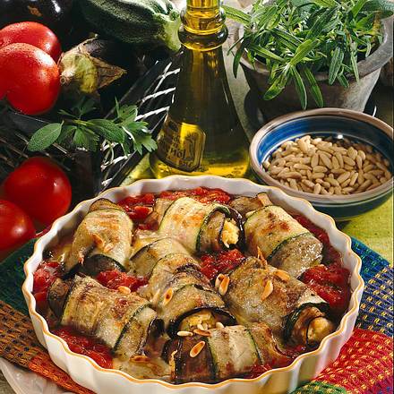 Zucchini-Auberginenröllchen Rezept Zucchini-Auberginenröllchen Rezept