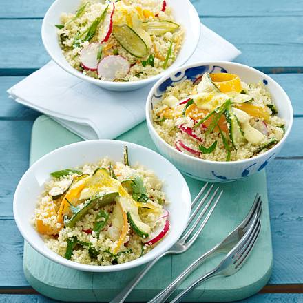 Zucchini-Couscous-Salat mit Radieschen und Möhren in Joghurtdressing Rezept Zucchini-Couscous-Salat mit Radieschen und Möhren in Joghurtdressing Rezept