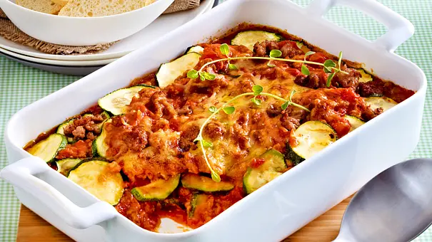 Zucchini-Hack-Auflauf - Foto: LECKER @ Bauer Media Group Zucchini-Hack-Auflauf - Foto: LECKER @ Bauer Media Group
