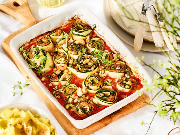 Kunstvolle gefüllte Zucchini-Involtini Rezept