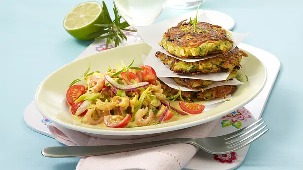 Zucchini-Kartoffelrösti mit Krabbensalat Rezept - Foto: LECKER @ Bauer Media Group