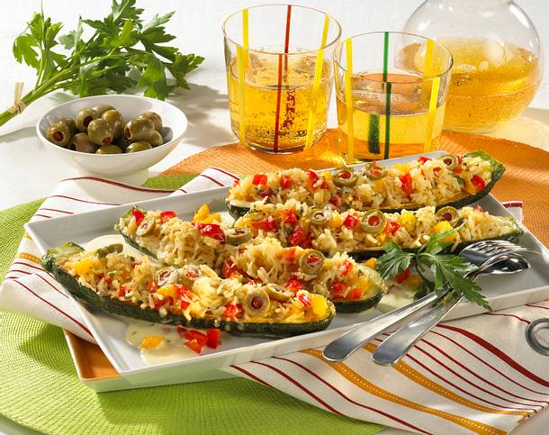 Zucchini mit buntem Reis gefüllt Rezept Zucchini mit buntem Reis gefüllt Rezept