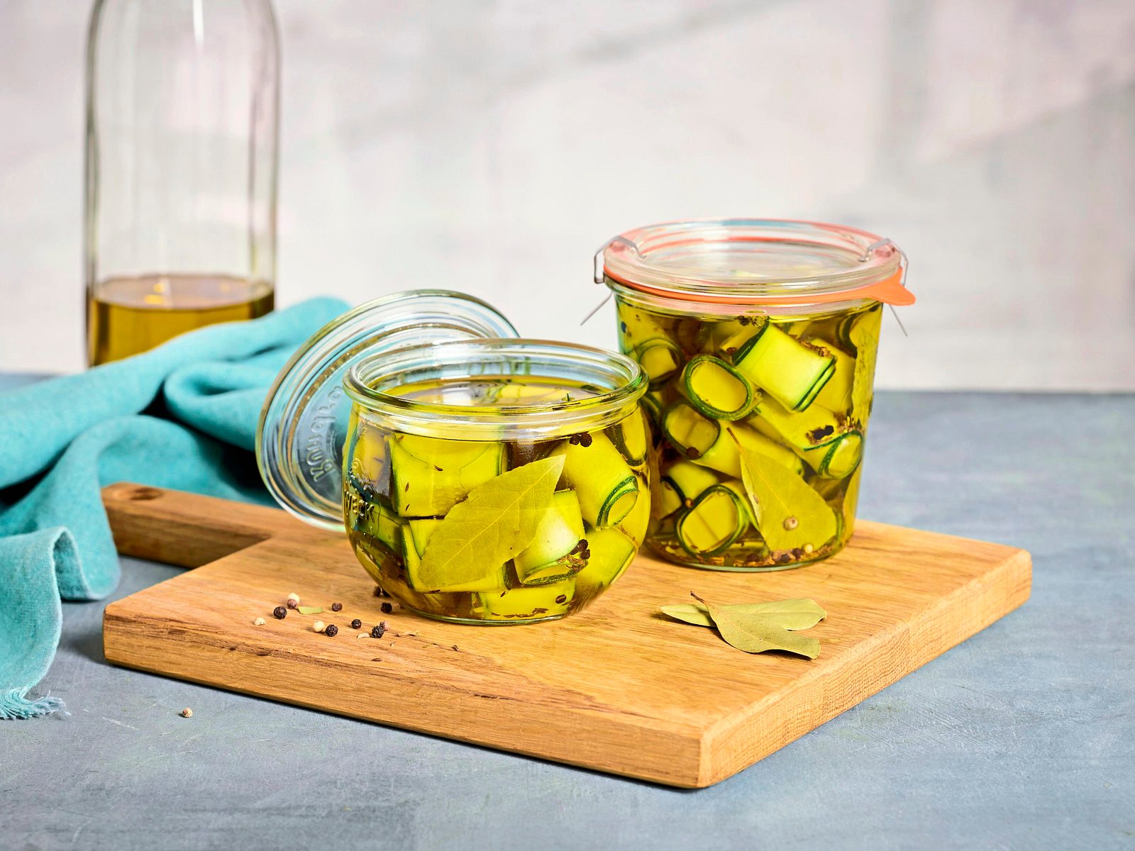 Zucchini-Antipasti im Glas – so raffiniert, so lecker! | LECKER Zucchini-Antipasti im Glas – so raffiniert, so lecker! | LECKER