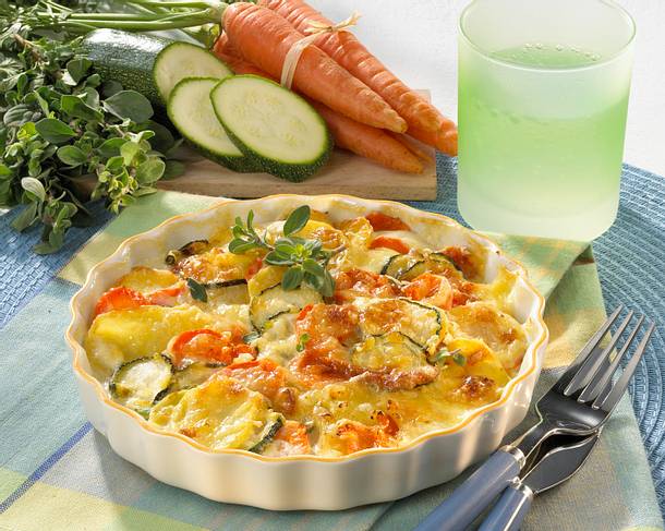 Zucchini-Möhren-Kartoffel-Gratin Rezept | LECKER